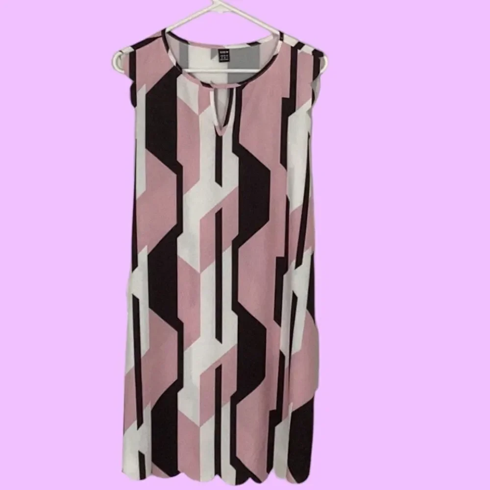 SHEIN NEW COLOR BLOCK KEYHOLE NECK SCALLOPED DRESS MEDIUM - Picture 8 of 9